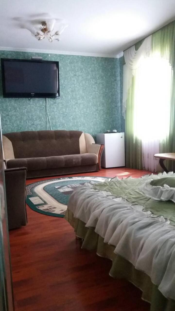 Hotel Tropicana Svitlovods'k Bagian luar foto