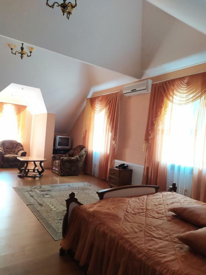 Hotel Tropicana Svitlovods'k Bagian luar foto